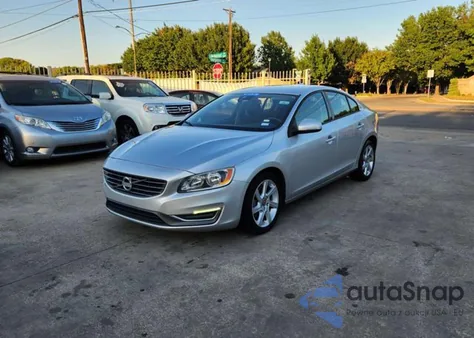 2014 Volvo S60 T5 z USA, uszkodzony, nr VIN YV1612FS5E2296652